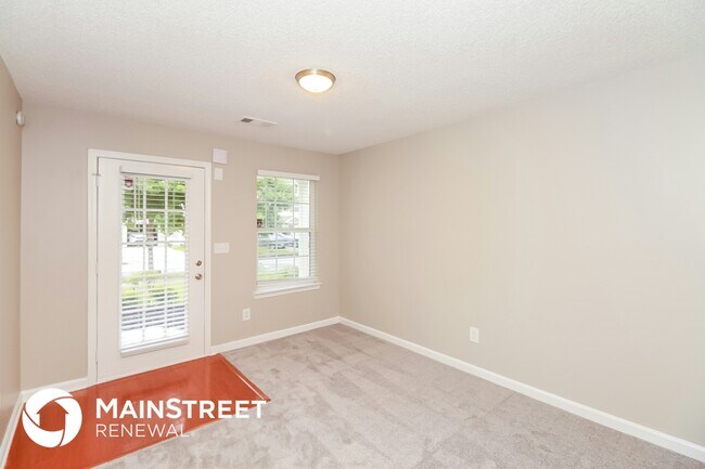 Photo - 479 Thistle Cove