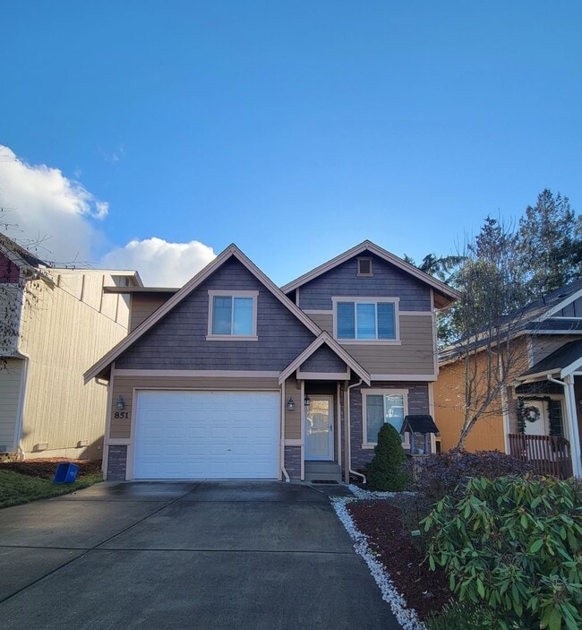 Building Photo - Spacious 3 Bedroom Home in Silverdale!