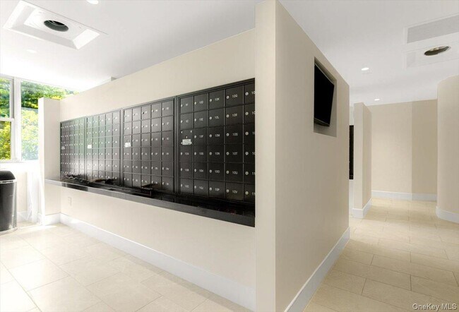 Photo - 70-25 Yellowstone Blvd Unit 2W