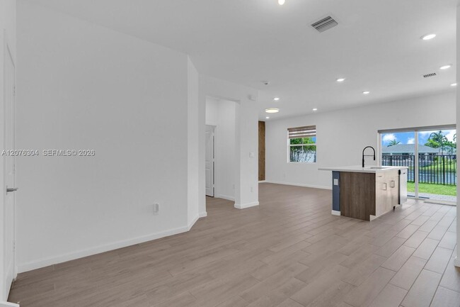 805 SE 18th St