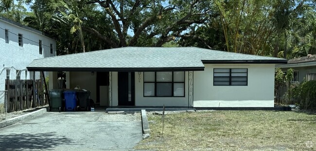 Building Photo - 808 SW 15th Ave Rental