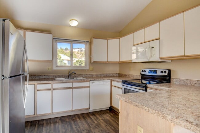 Updated 2-Bed Townhome in Ptarmigan Valley... - Updated 2-Bed Townhome in Ptarmigan Valley...
