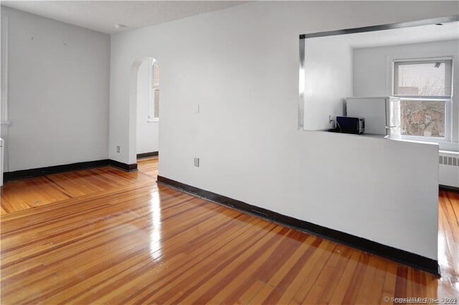 Photo - 768 State St Unit 4