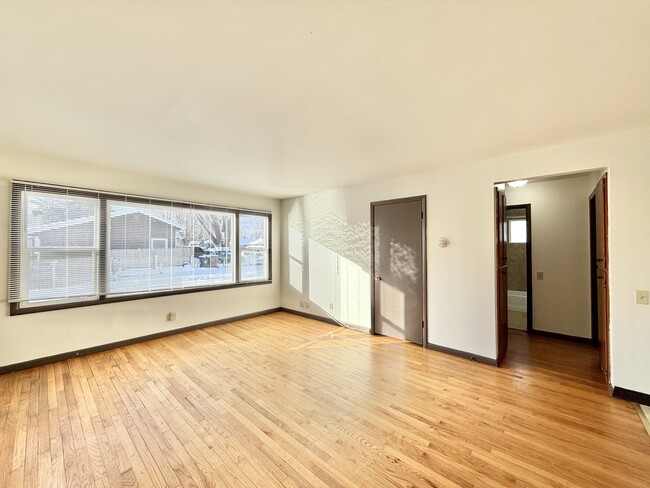 Photo - 2113 Lake Point Dr Unit 1