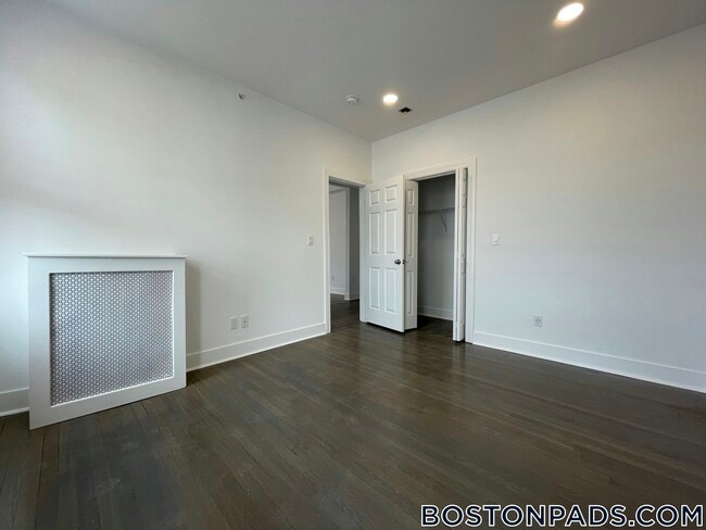 Photo - 11 Queensberry St Unit 39