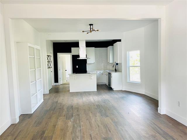 Photo - 2210 Langford St