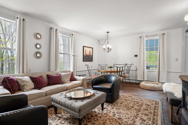 Building Photo - 38 Exeter Rd Unit ID1333649P