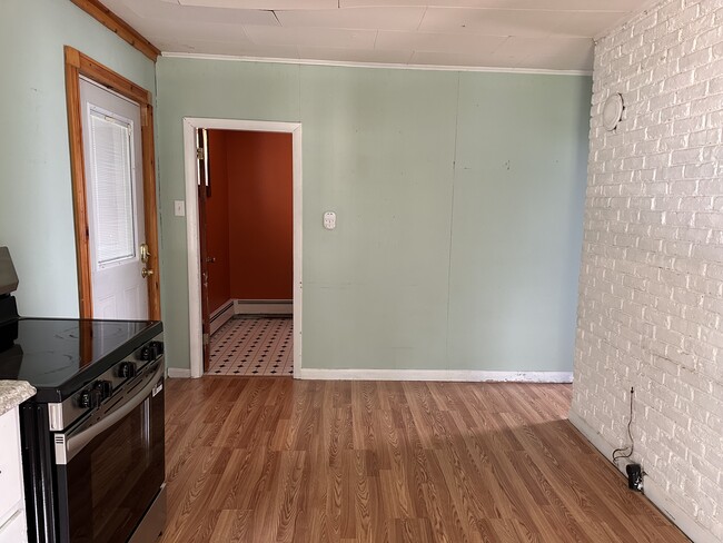 Photo - 11 Vaness St Unit B