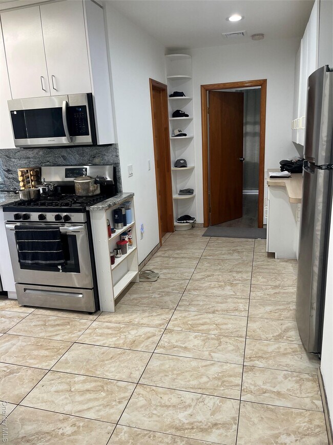 Photo - 35 Notre Dame Ave Unit 21