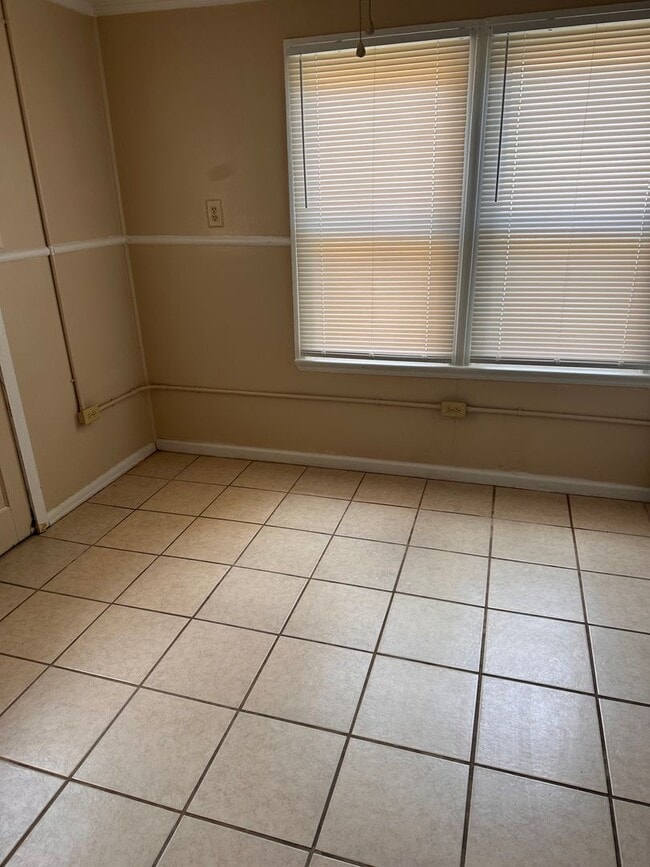 Photo - Adorable 2 BR / 1 BA - Cute affordable Home - Fort Walton Beach - Behind ACE Hardware off Racetr... Unit 100
