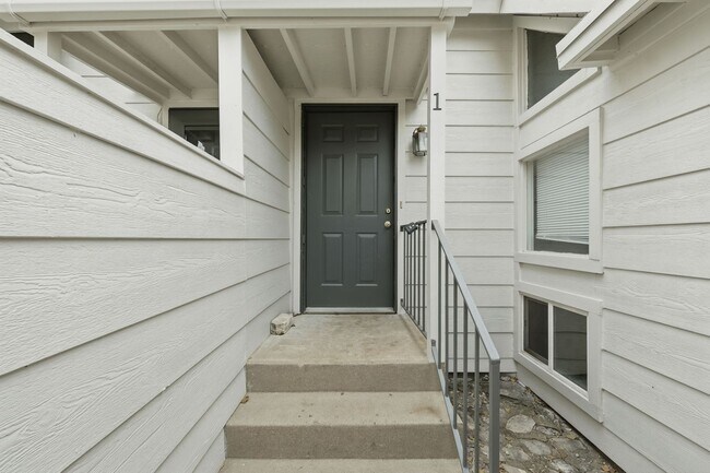 Photo - 2711 St Edwards Cir Unidad 1