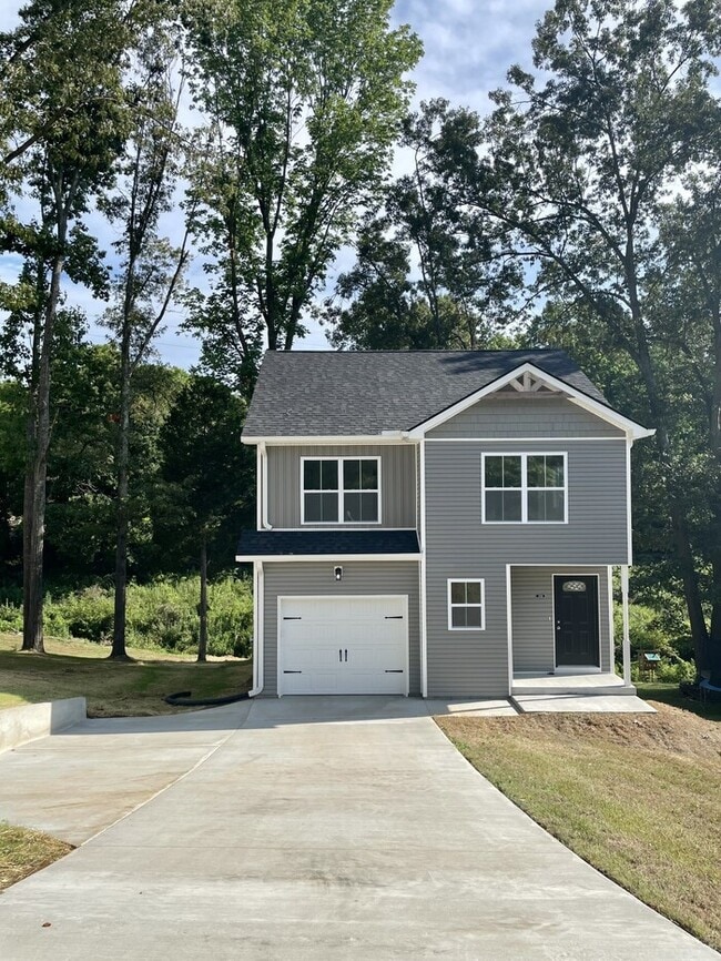 2013 Rosemary Dr