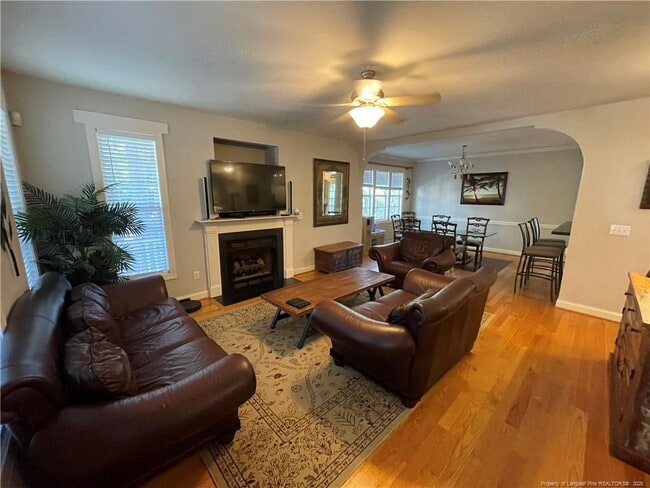 Photo - 34 Woodbury Ln