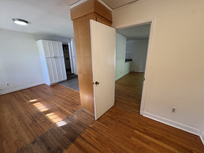 Photo - 4 bed & 3 full bath - Perfect for families and students