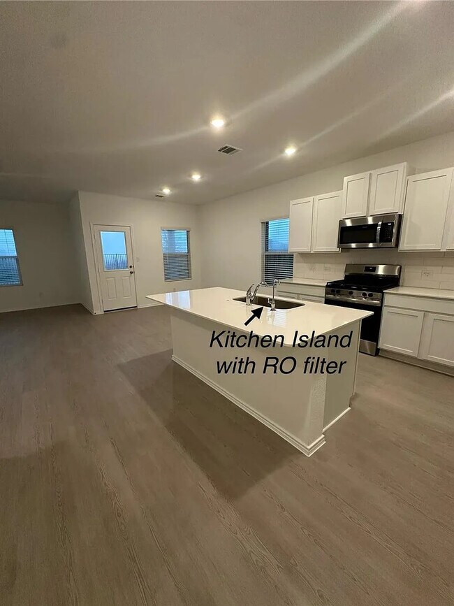 Photo - Room in House on Pickerel St