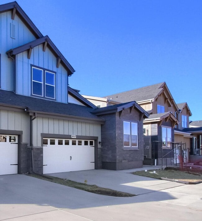 Photo - Luxury Paired Home in Golden!  3 bedrooms, 2.5 baths, 2-car garage!