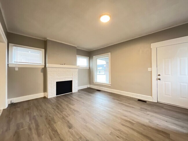 Photo - 1609-1611 1st Ave Unidad 1609