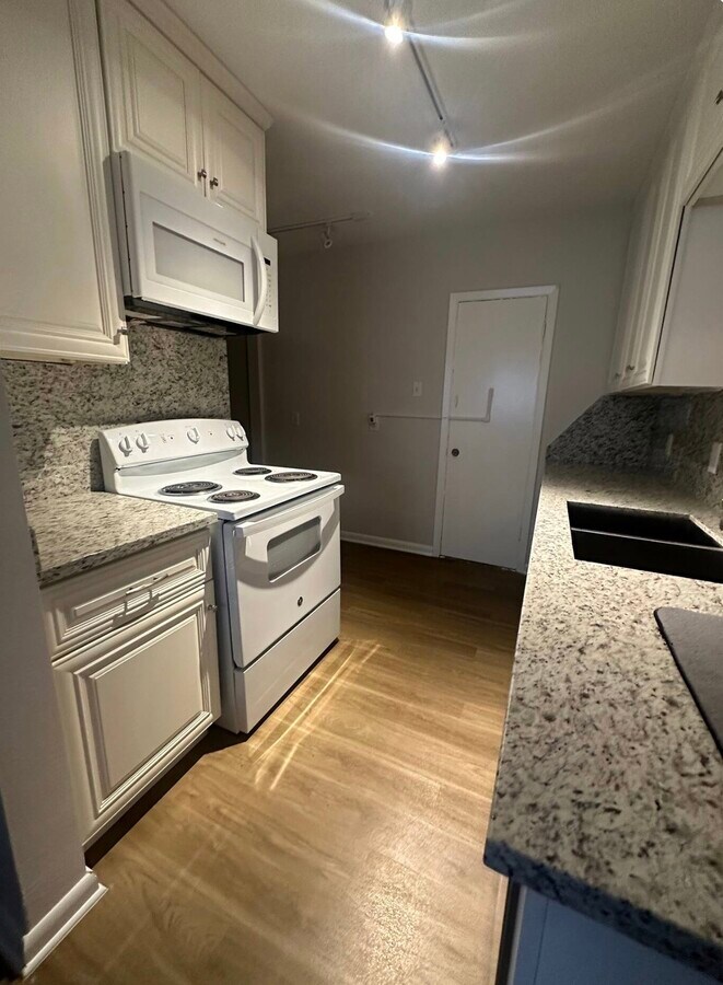 Photo - 2822 Briarhurst Dr Unit 37