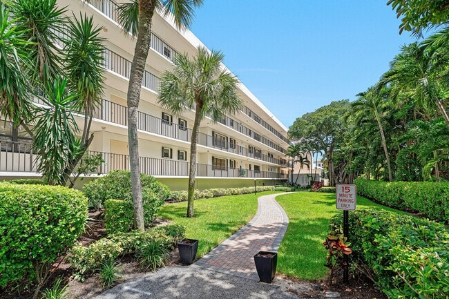 Building Photo - 277 N Ocean Blvd Unit 1040