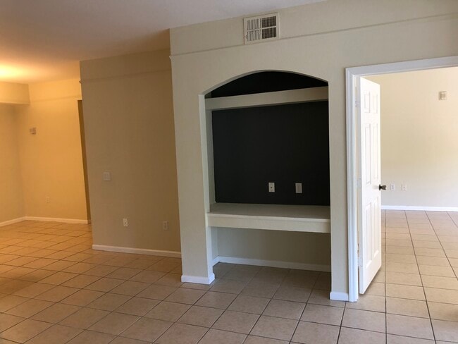 Photo - 2801 Chancellorsville Dr Unit 725