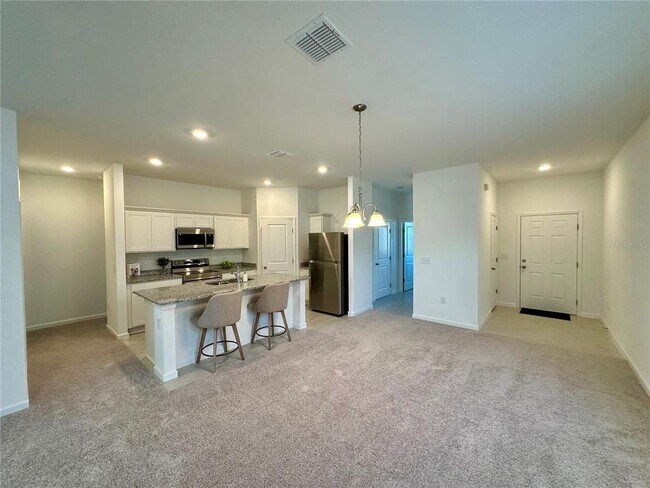 Photo - 487 Hennepin Lp