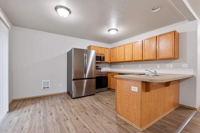 Photo - 4bed/2.5 Bath home - Available in SE Portland,