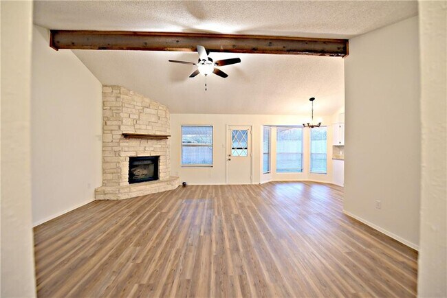 Photo - 805 Lone Tree Ct