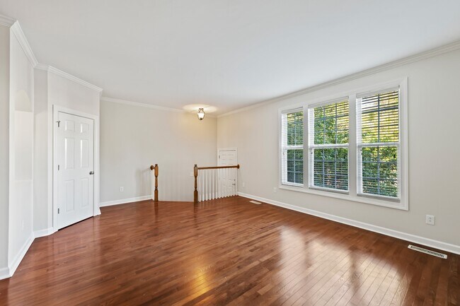 Photo - 3645 Edgemont Dr