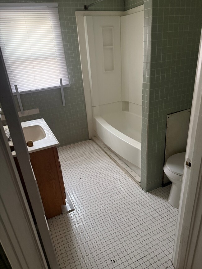 Photo - 4 Swan St Unit 2