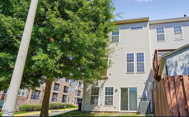 Building Photo - 2235 Diloreta Dr