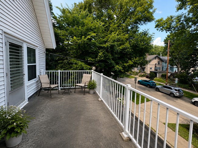 Photo - 1719 Chadbourne Ave Unit #3