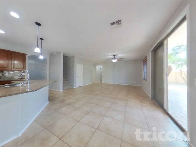 Photo - 43633 W Cydnee Dr