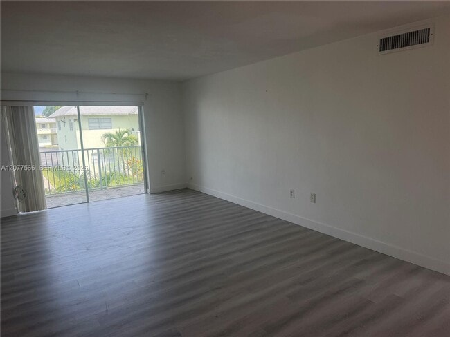 7590 SW 82nd St Unit F221