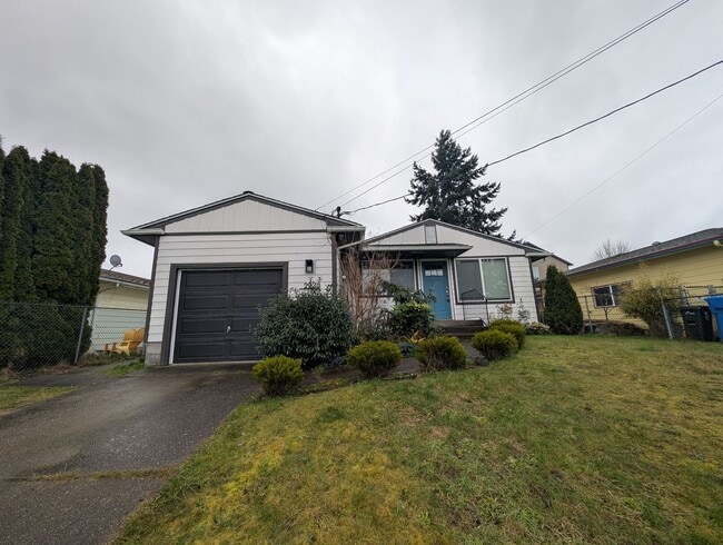 Photo - Refreshed 3 Bedroom in Tacoma - HUGE Fenced Yard & Outdoor Space. Available Now!