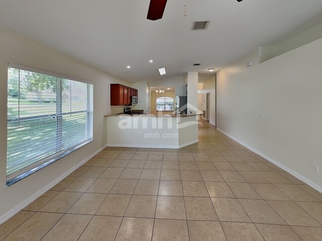 Photo - 1951 Southern Oak Loop