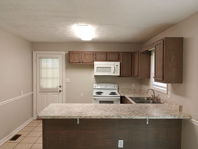Photo - 100 Beinville St