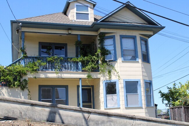 PENDING 1004 Second Ave., Crockett 94525 - PENDING 1004 Second Ave., Crockett 94525 House