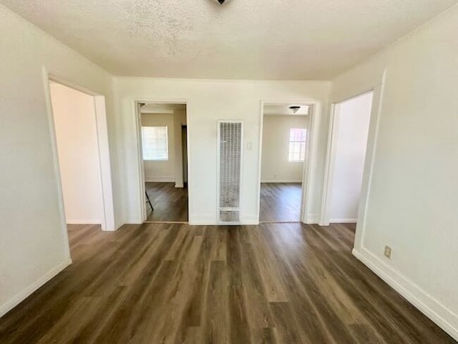 1444 E 16th St Unidad E