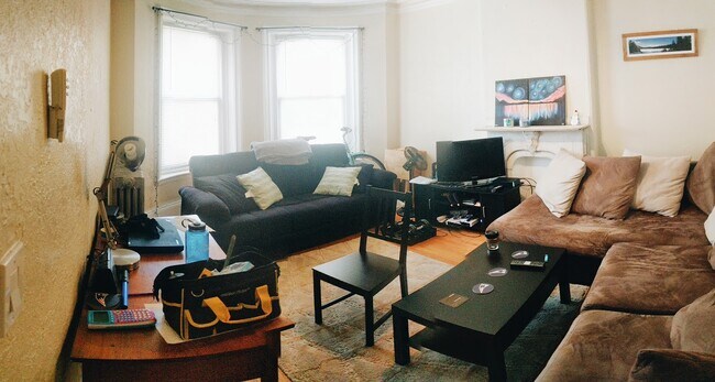 Building Photo - 86 Hammond St Unit 2 Rental