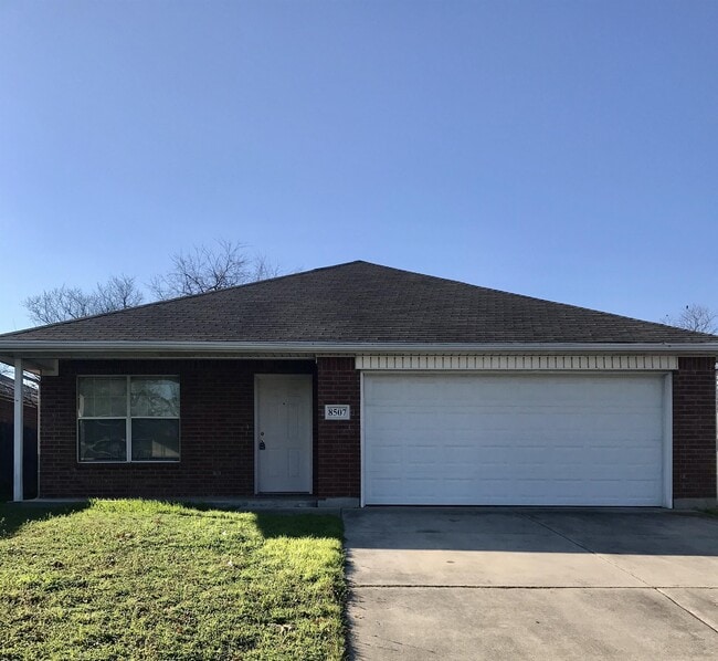 Building Photo - 8507 Wyatt Dr Rental