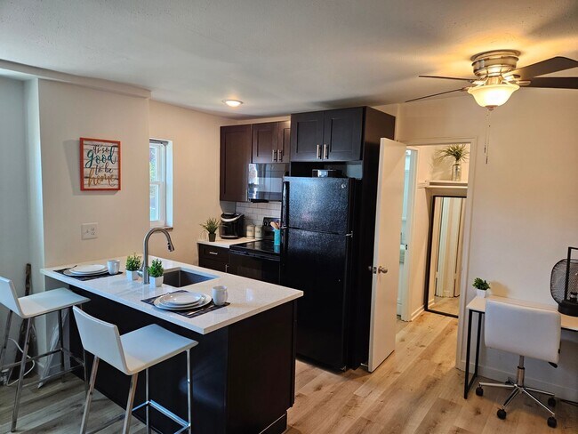 Photo - Hillside Apartments