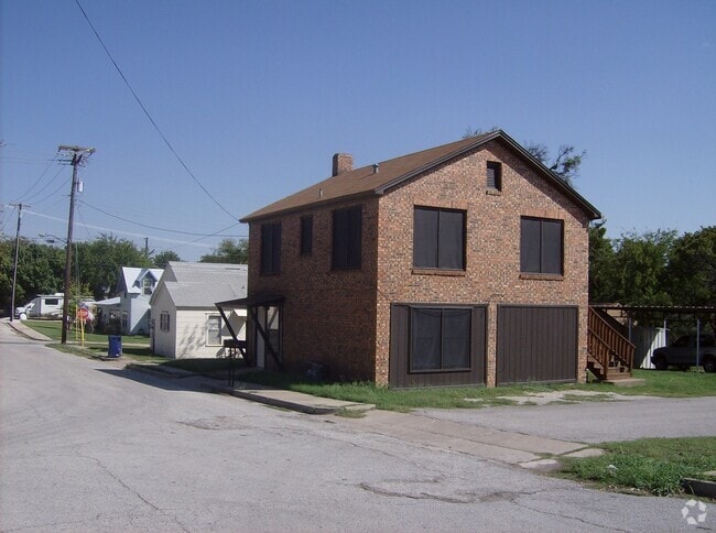 Building Photo - Downstairs Duplex 1 bedroom 1 bath. Rental