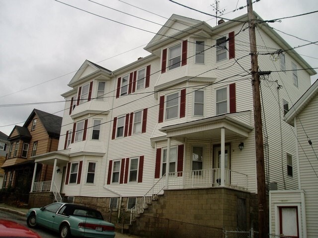 Building Photo - 19 Lexington St Unit 2E