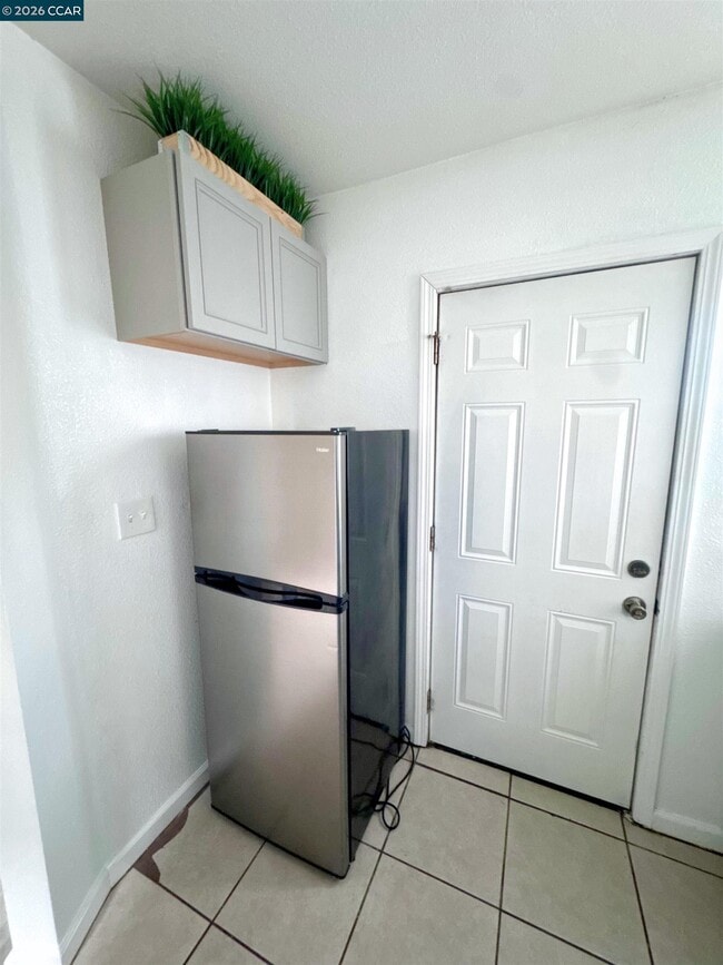 Photo - 416 1/2 N School St Unidad #3