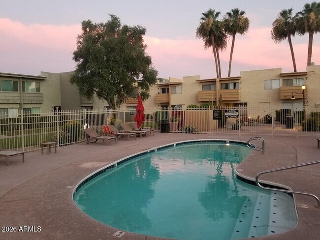 Photo - 4600 N 68th St