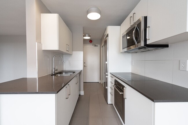 Building Photo - 95 Jameson Ave Unit 706