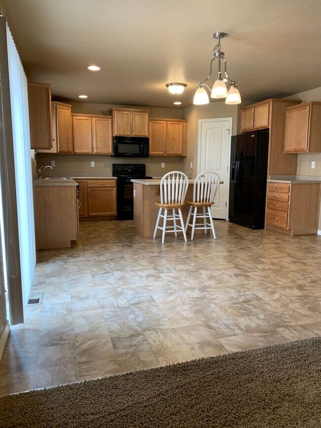 NORTHGATE TWO STORY WITH FINISHED BASEMENT Rental House Rental in