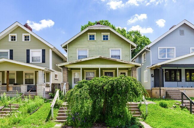 Photo - 1446 Hamlet St