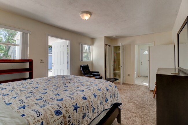 Photo - 68 Fairview Ave