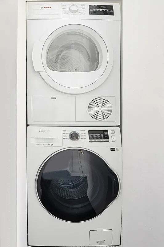 Photo - 138 E 38th St Unidad 8D